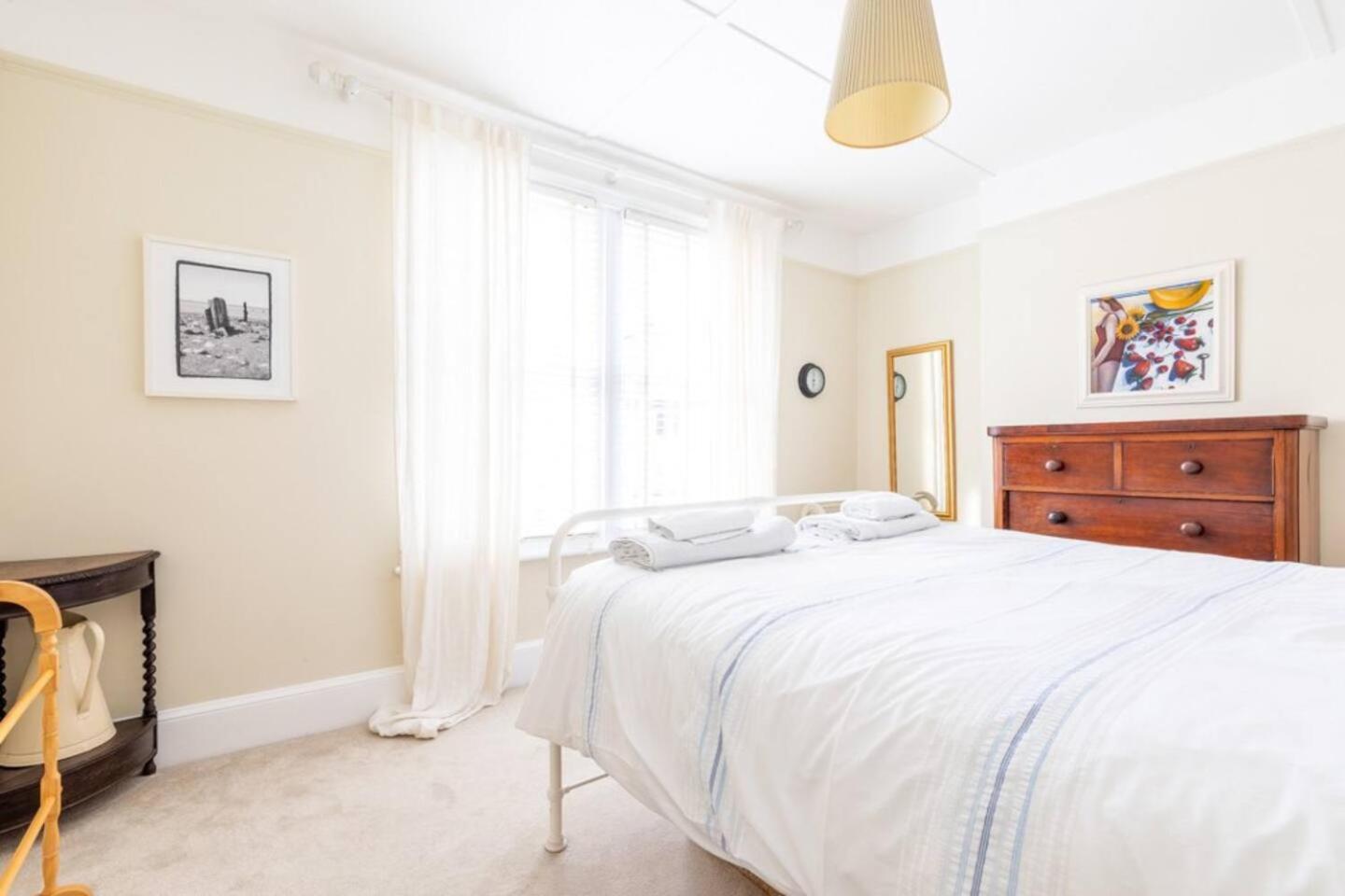 Вилла York House Уитстабл Экстерьер фото